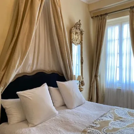 Vakantiehuis Chateau De Thuries *