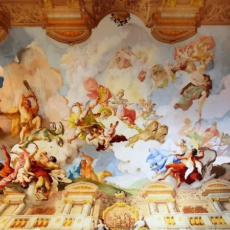 Chateau De Thuries بيت للعطل ريفيل