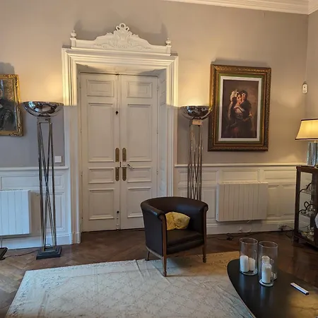 Chateau De Thuries *