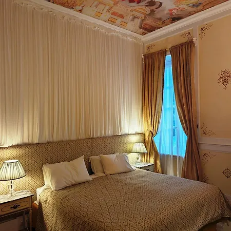 Chateau De Thuries بيت للعطل ريفيل