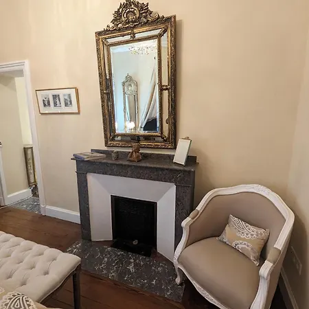 Chateau De Thuries *