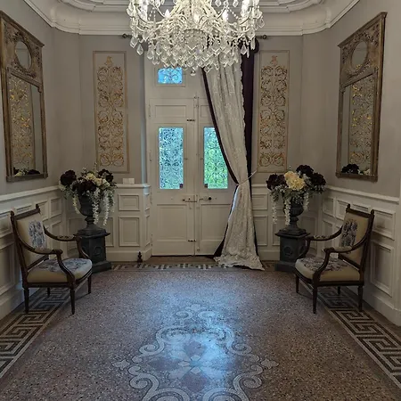 Ferienhaus Chateau De Thuries