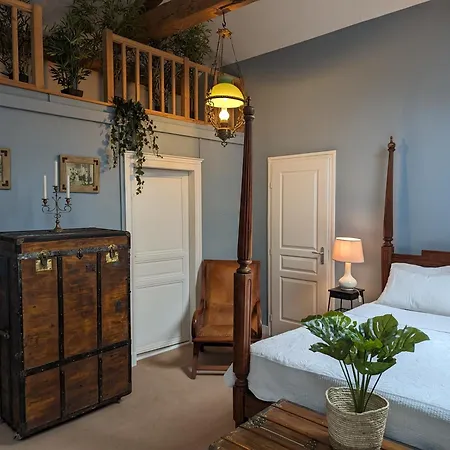 Ferienhaus Chateau De Thuries *