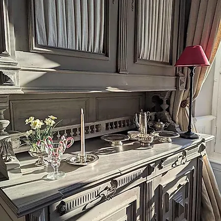 Chateau De Thuries *