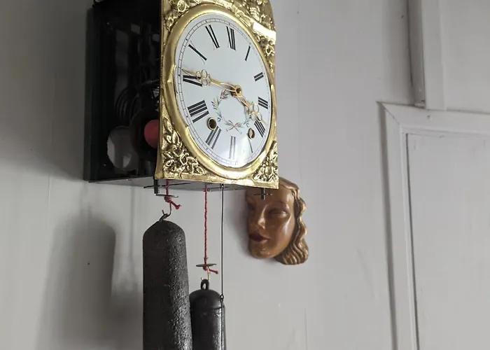 Chateau De Thuries *