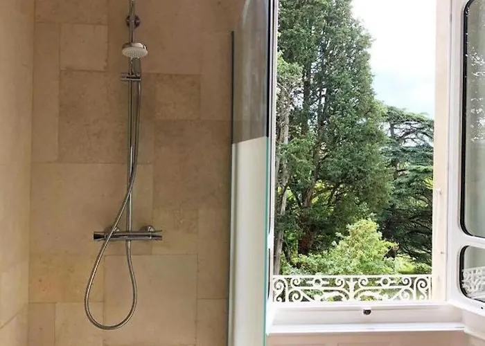 Chateau De Thuries *