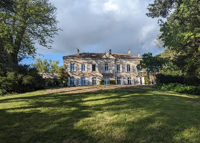 Chateau De Thuries *