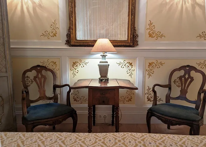 Chateau De Thuries *