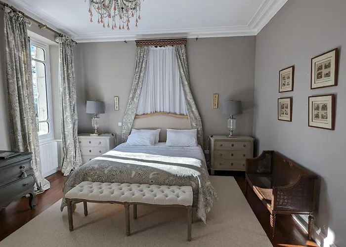 Chateau De Thuries * Revel (Haute-Garonne)