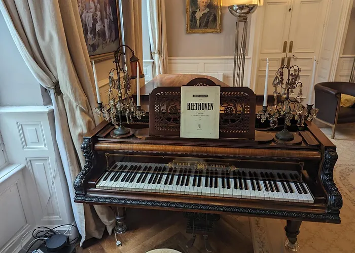 Chateau De Thuries * Revel (Haute-Garonne)