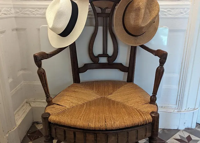 Chateau De Thuries * Revel (Haute-Garonne)