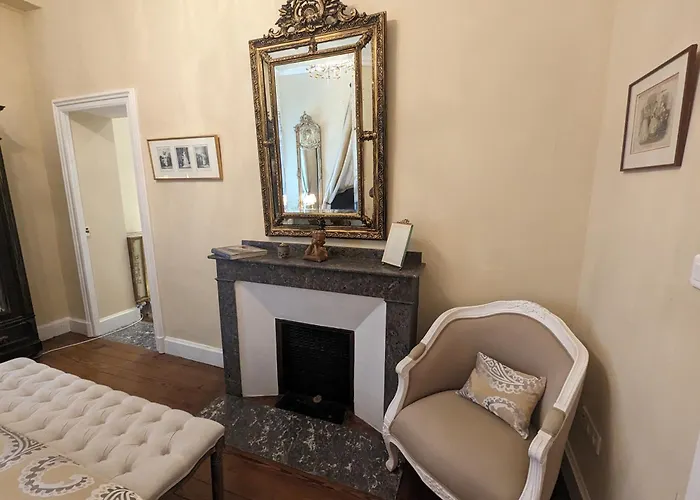 Chateau De Thuries *